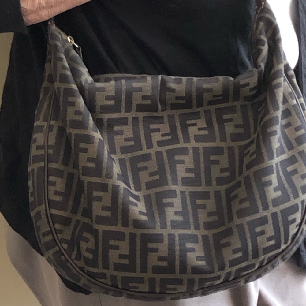 Fendi hobo bag, like new!